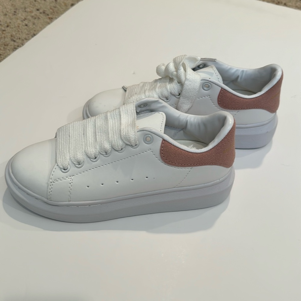 Alexander McQueen look a likes